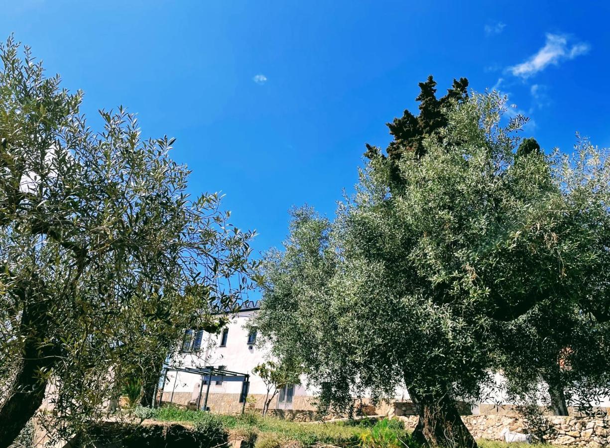 Masia St Salvador 1582 กูเบเยส ภายนอก รูปภาพ