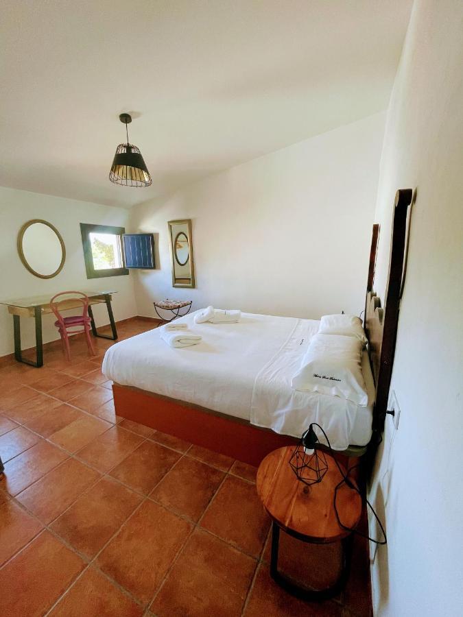 Masia St Salvador 1582 กูเบเยส ภายนอก รูปภาพ